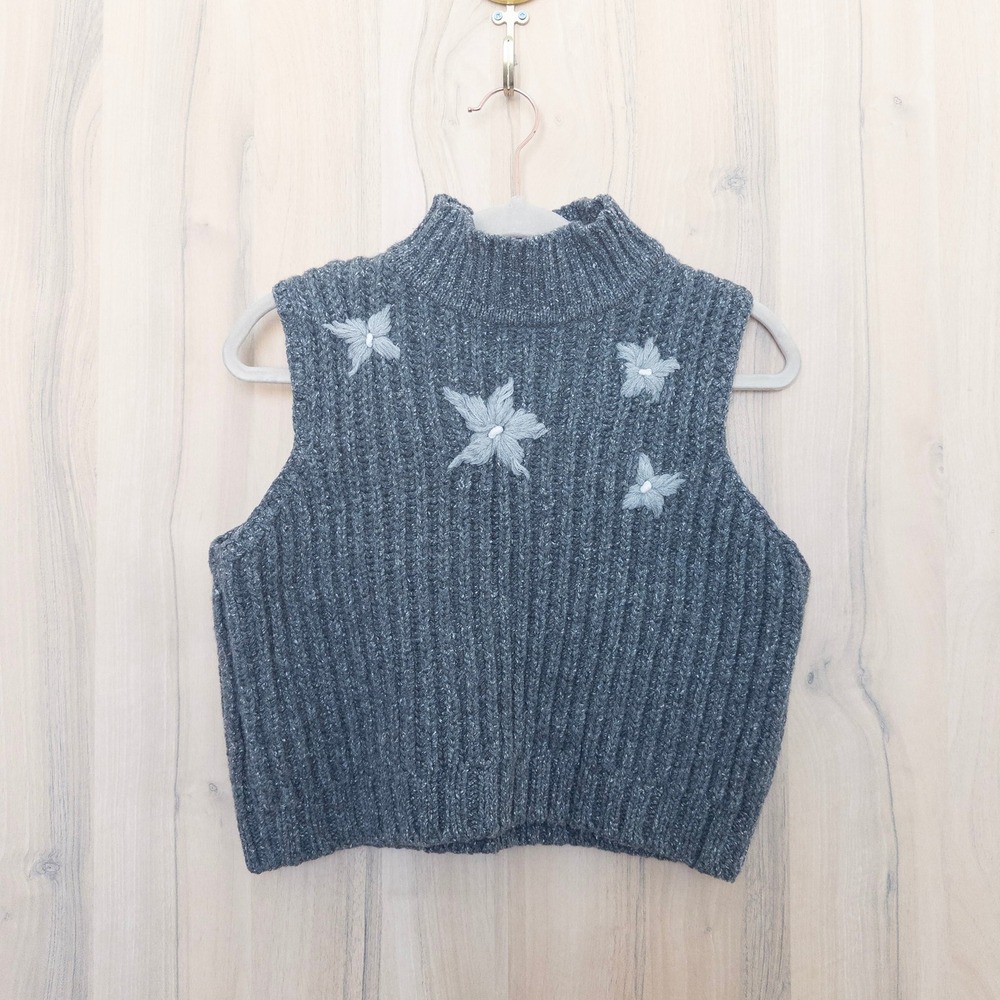 Vintage Cropped Sweater Vest L Gray Lambswool Floral Embroidered Mock Neck Cozy